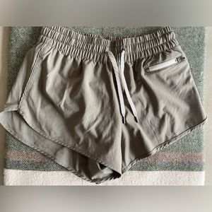 Vuori Clothing Clementine Short 2.0 Lined